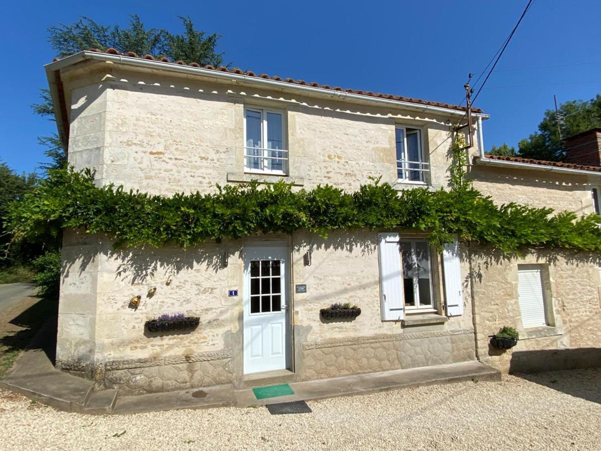 Le Gite Au Coin Des Abeilles La Caillere-Saint-Hilaire Exterior photo